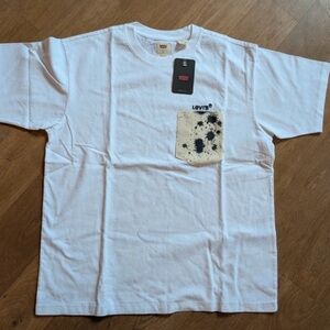 Levis White t shirt